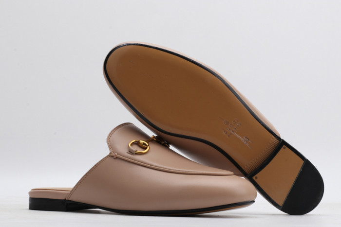 guc loafer