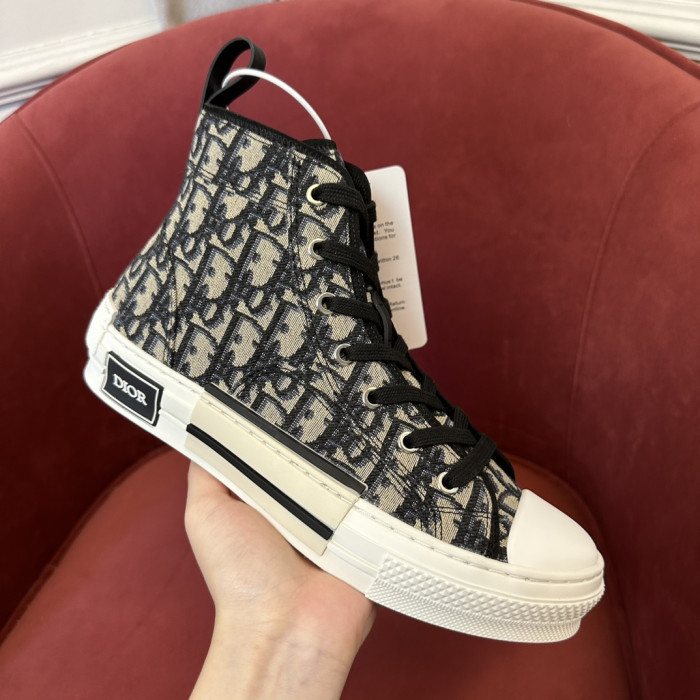 DR B23 HOMME KAWS D06