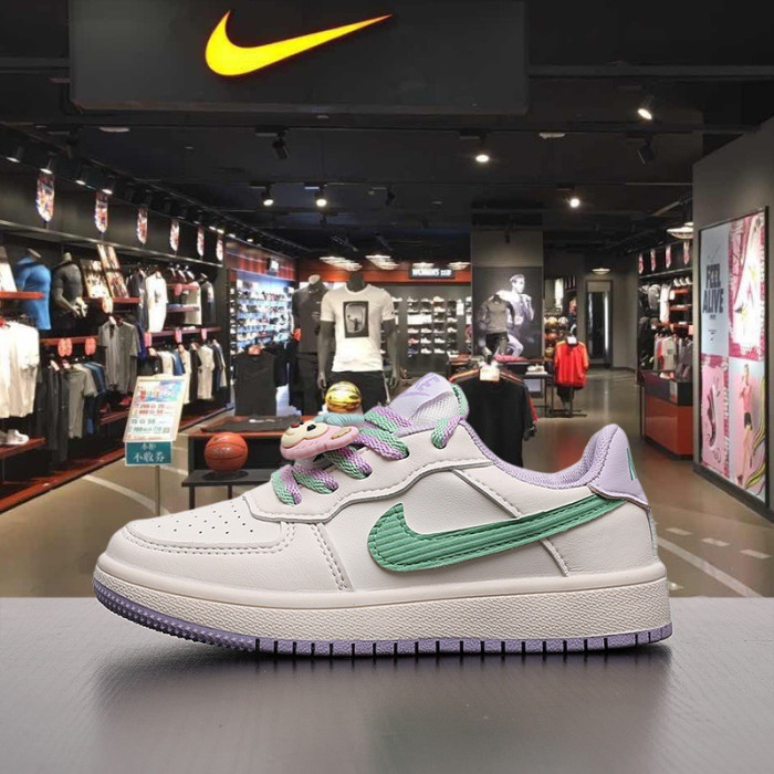 nike shoes bear 2